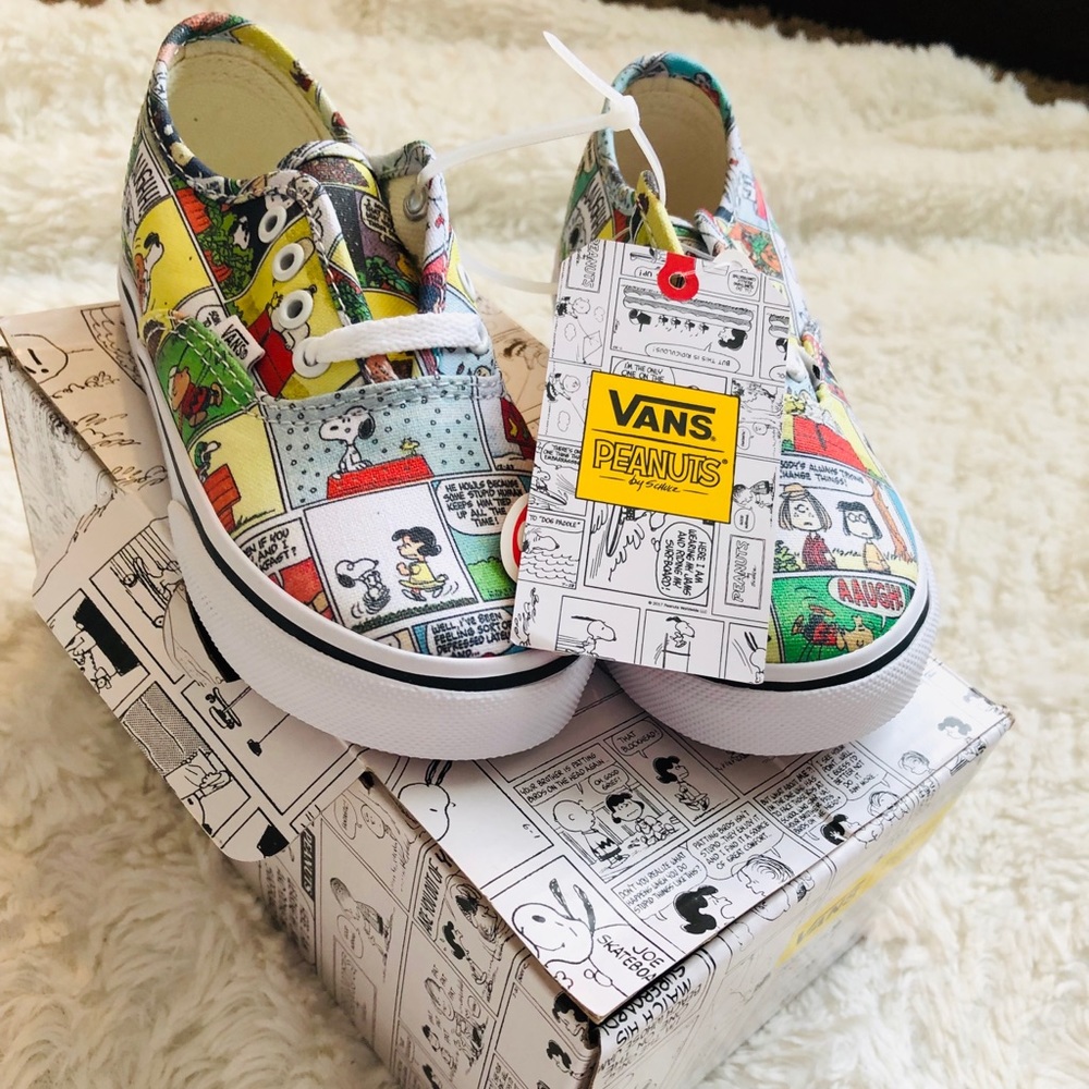 NWT PEANUT VANS (hard to find!)
